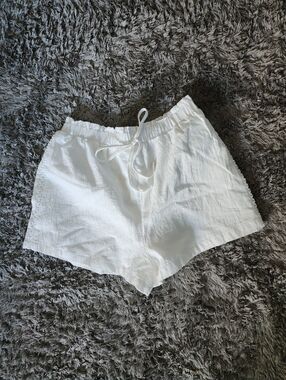 White Women's Shorts